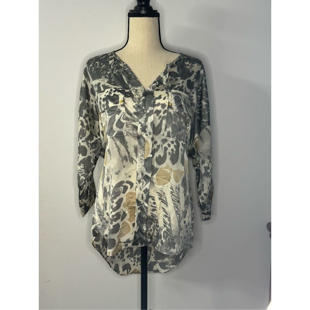 Tbags LA blouse NWT size Medium